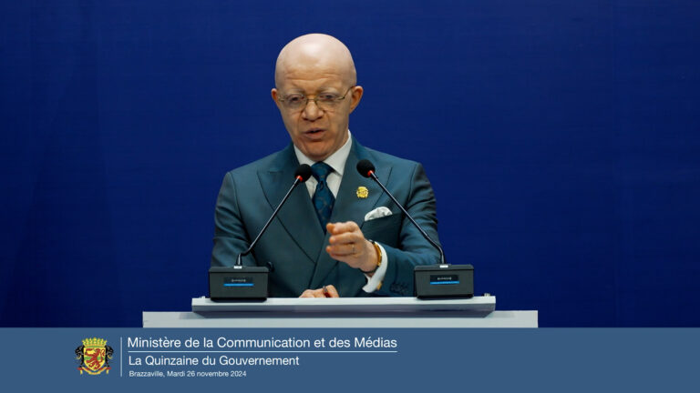 L’expulsion de Kemi Seba relance le débat sur le franc CFA et la liberté d’expression