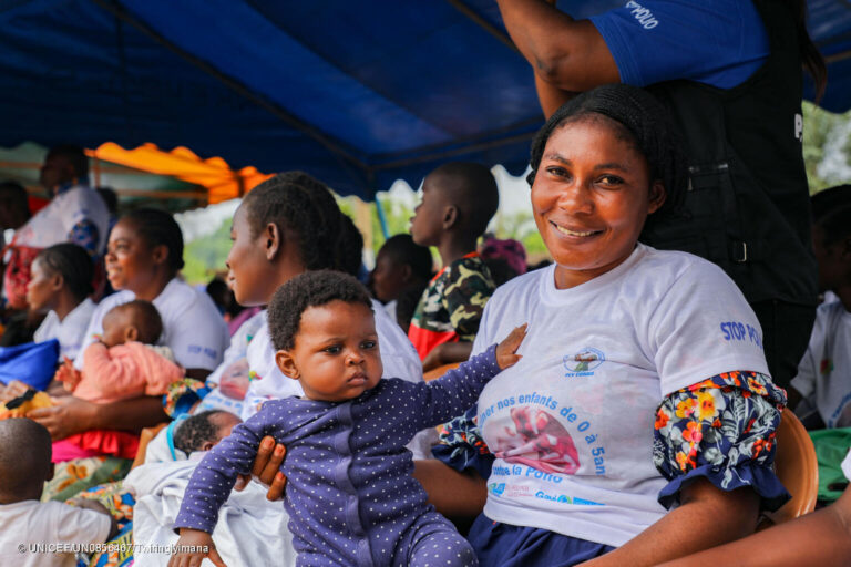 Mortalité maternelle : les progrès menacés par des coupes budgétaires mondiales